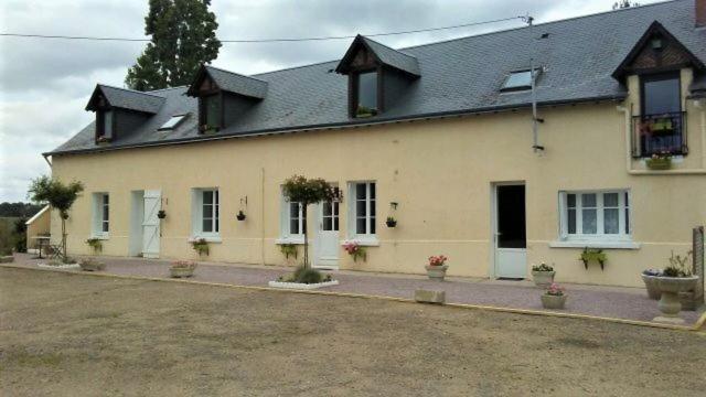 Gite Les Hautes Mougonnieres Neuil Bagian luar foto
